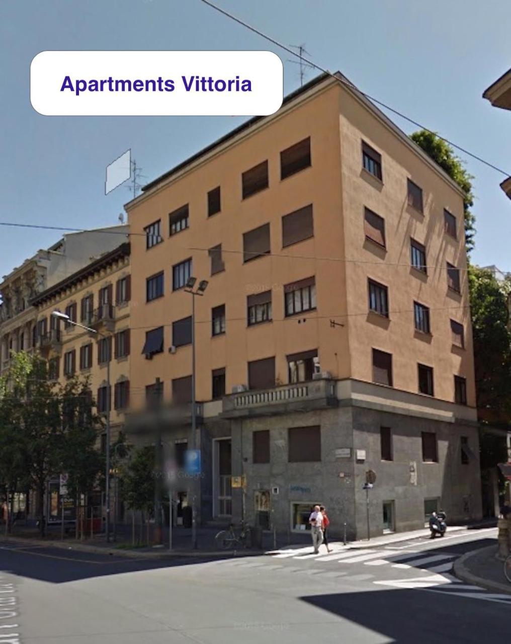 Roomy Apartment Duomo & San Babila Milan Bagian luar foto