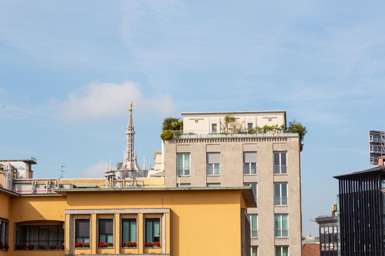 Roomy Apartment Duomo & San Babila Milan Bagian luar foto